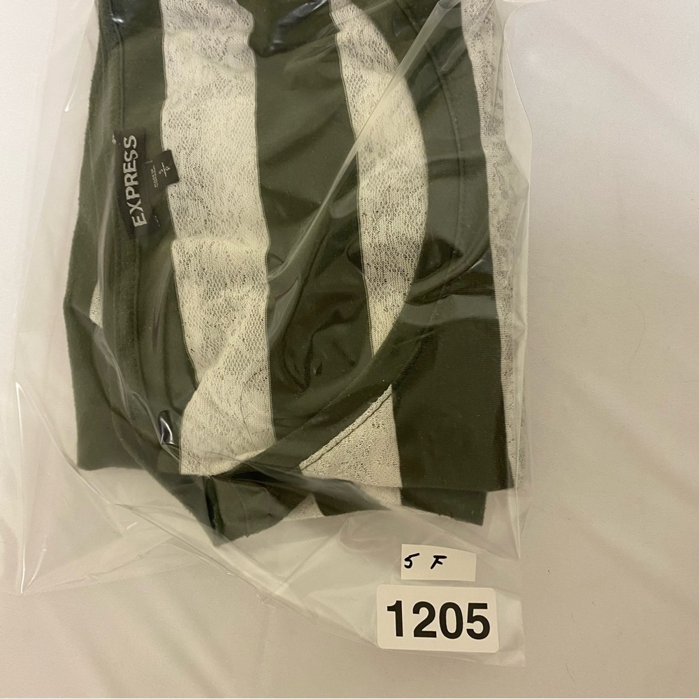 EXPRESS Long Sleeve Shirt- Green and White - Cotton Polyester - Picture 9 of 9